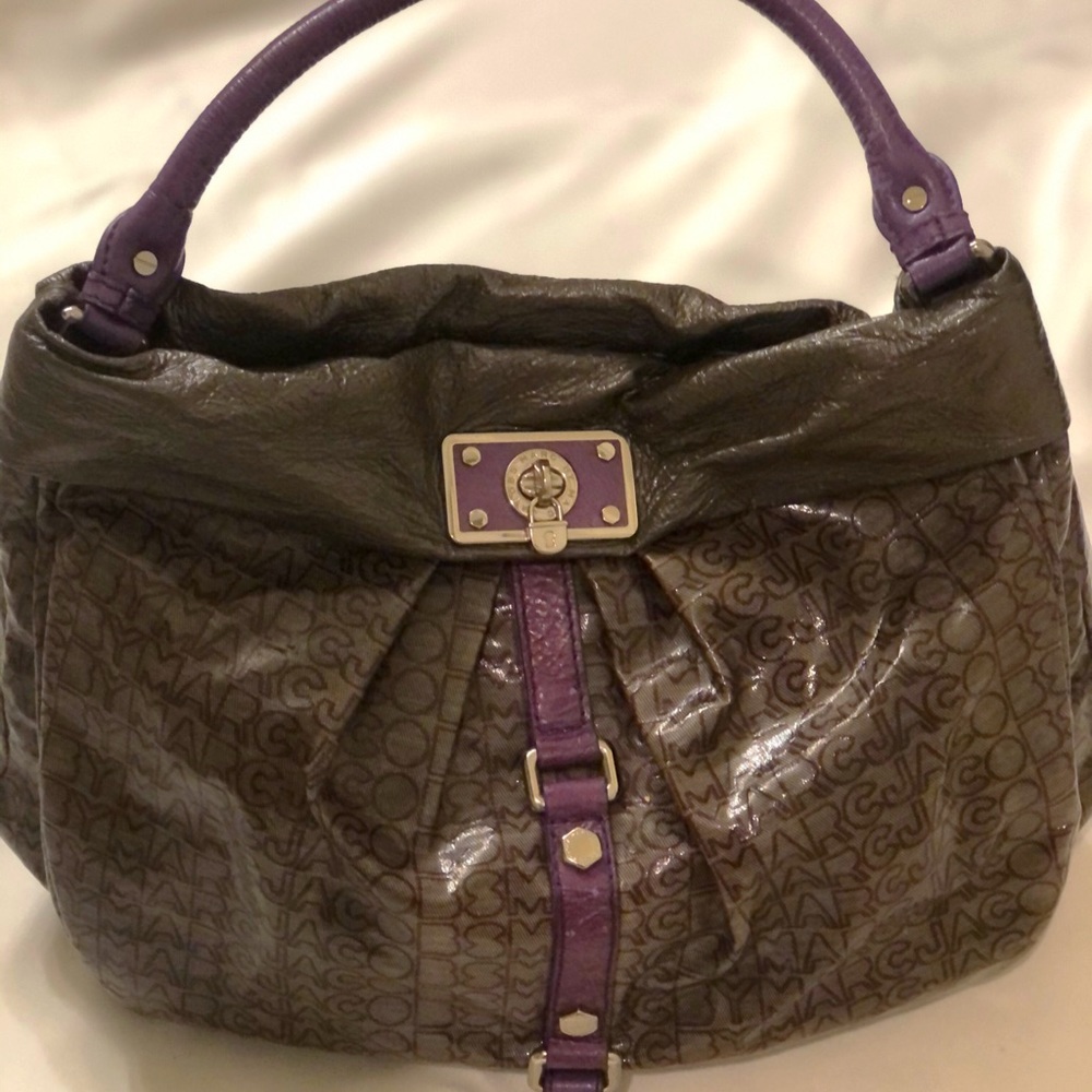 Marc Jacobs, Stylish Grey and Purple Handbag!